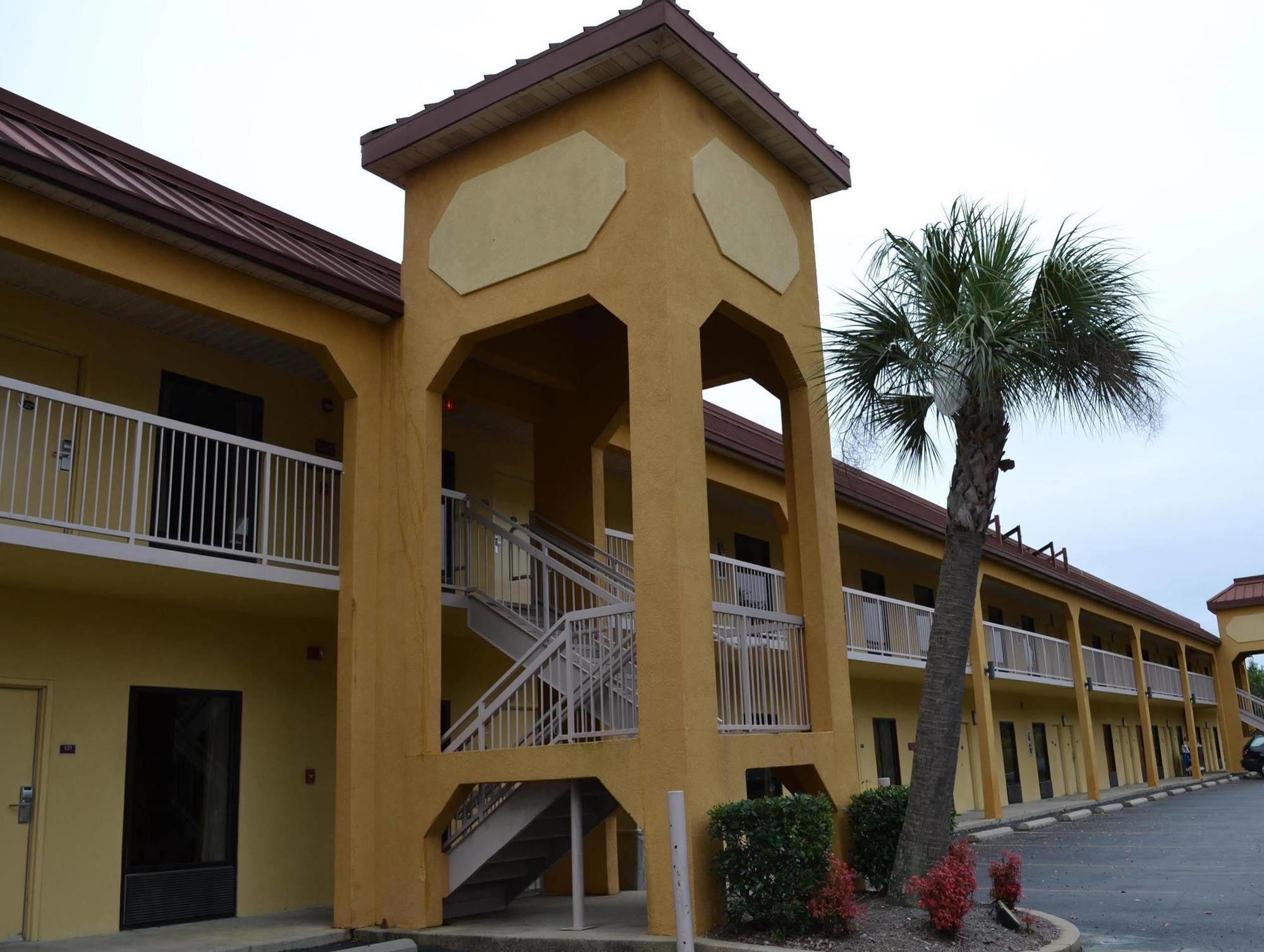Fairview Inn & Suites Mobile Buitenkant foto